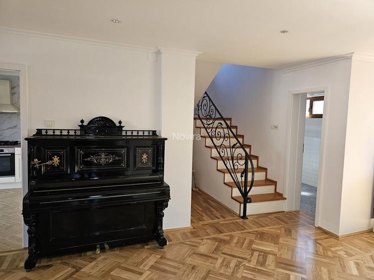 Casă spațioasă de închiriat cu curte amenajată și facilități complete - 32