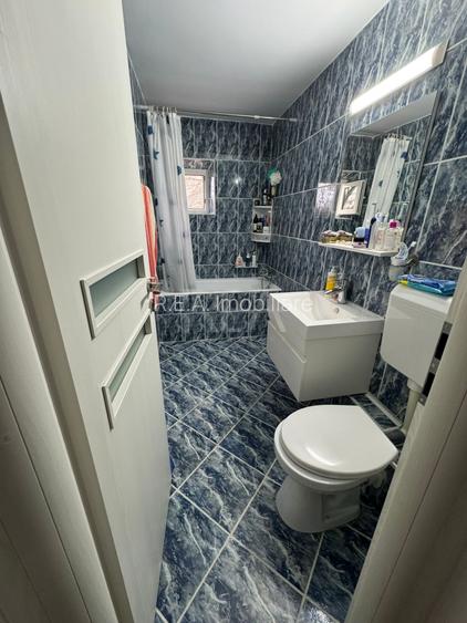 3 camere Vitan-Piața Foișorului decomandat,et. 2,an 1990,76 mp - 8