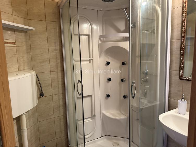 ap 4 camere mansarda spatios cedonia  doua baii - 10