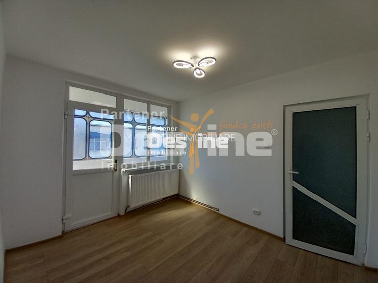 Apartament 2 camere 46 mp model decomandat, renovat in totalitate - Roman - 2