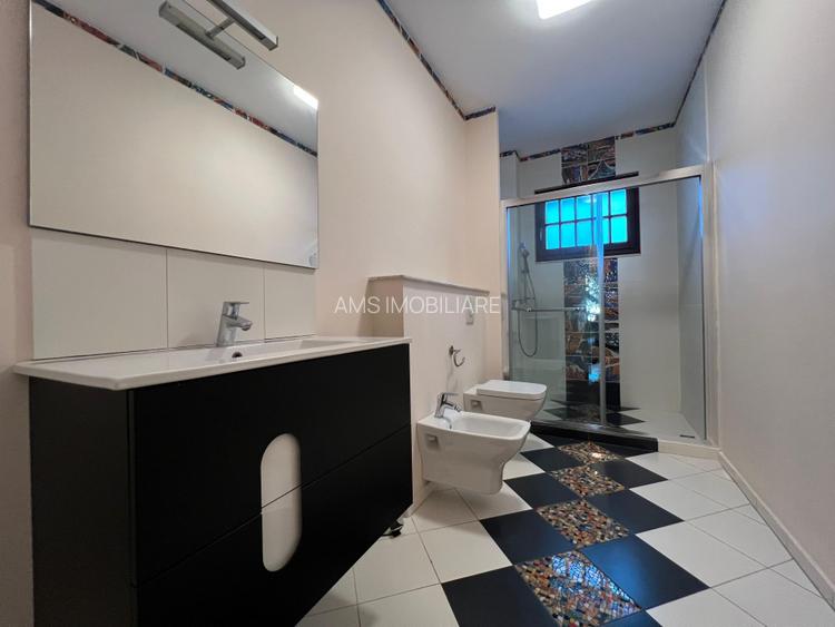 VILA DEOSEBITA / SPATII GENEROASE / CURTE PROPRIE - 31