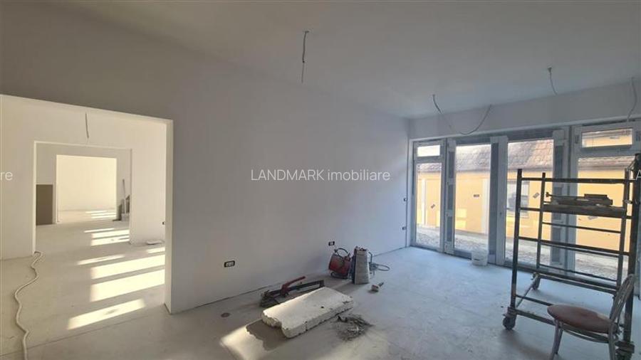 Cladire comerciala 563 mp utili, pozitie excelenta la bulevard - 9