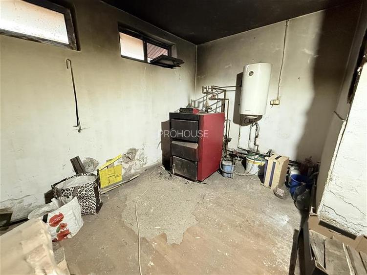 Secuieni - 17 km de Bacau - spatiu comercial - 16