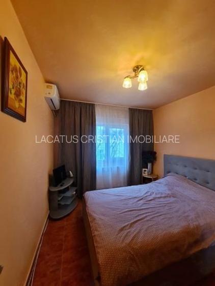 APARTAMENT 3 CAMERE DECOMANDAT CONFORT 0 ZONA CASA DE CULTURA - 2