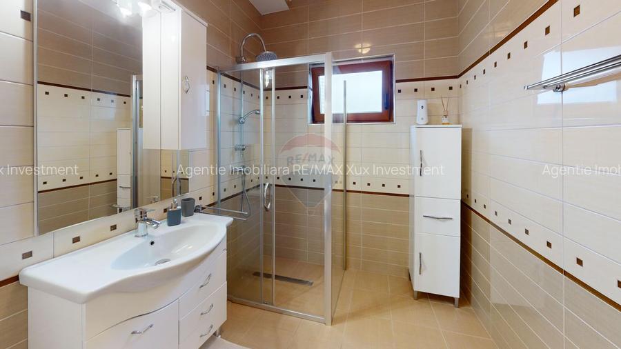 Casă / Vilă de Lux cu 5 camere de vânzare - 12