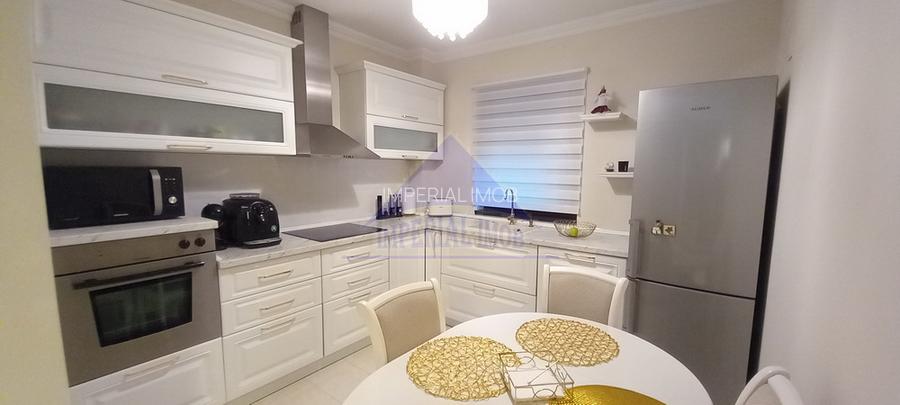 Vila spatioasa, 6 camere, 5 bai, ideala pentru doua familii, intrari separate - 2