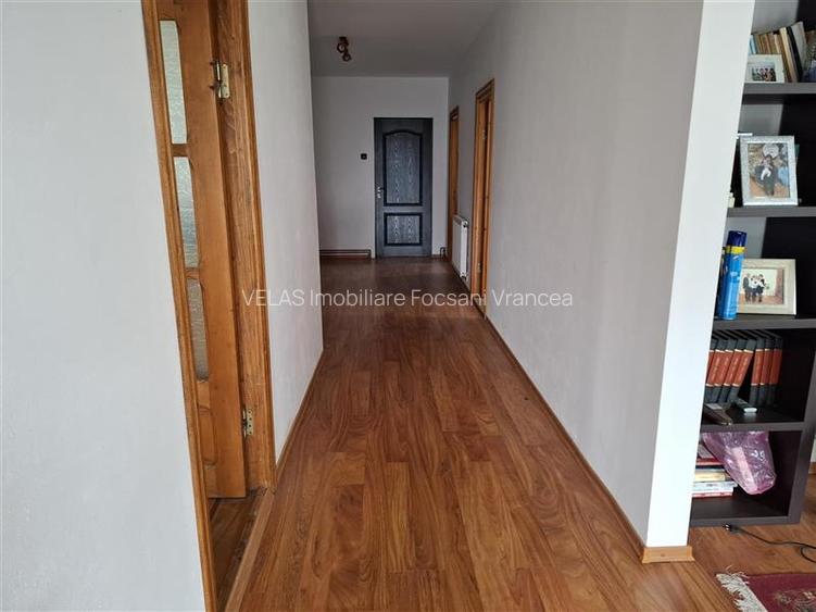 Casa Petresti, parter, s.c. 126 mp, cu teren 1250 mp - 10