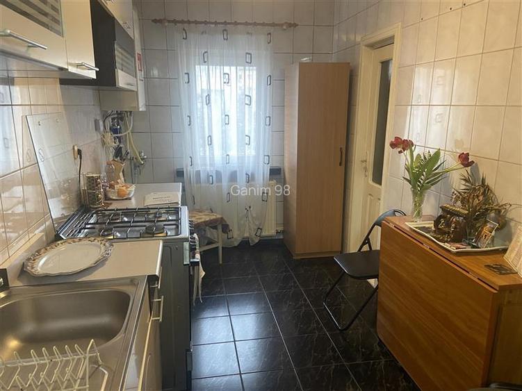 Apartament 2 camerec , zona centrala 2 Stejari , et 2 4, decomandat , centrala t - 5