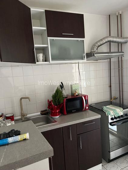 Soarelui | 3 camere | Decomandat | 2 băi | Centrala proprie | Etaj 2 - 5