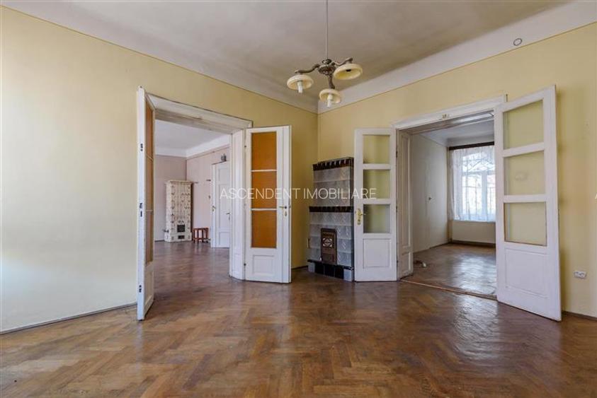 Nivel in vila, curte deosebita, priveliste, Central, Brasov - 31