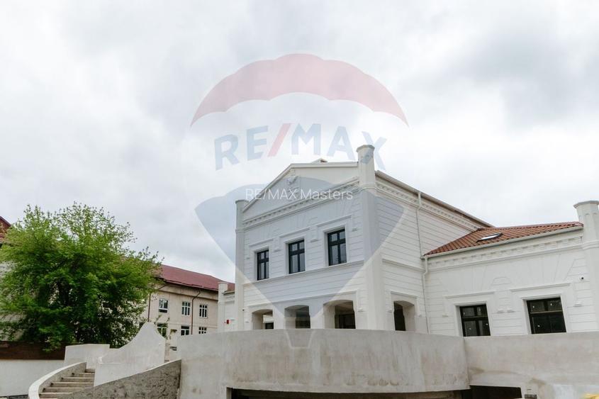 Spațiu comercial ULTRACENTRAL - 2,300mp de închiriat - 25