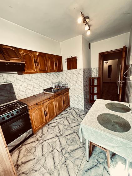 Bulevardul Unirii intersectie Strada Traian - 3 camere mobilat complet - 7