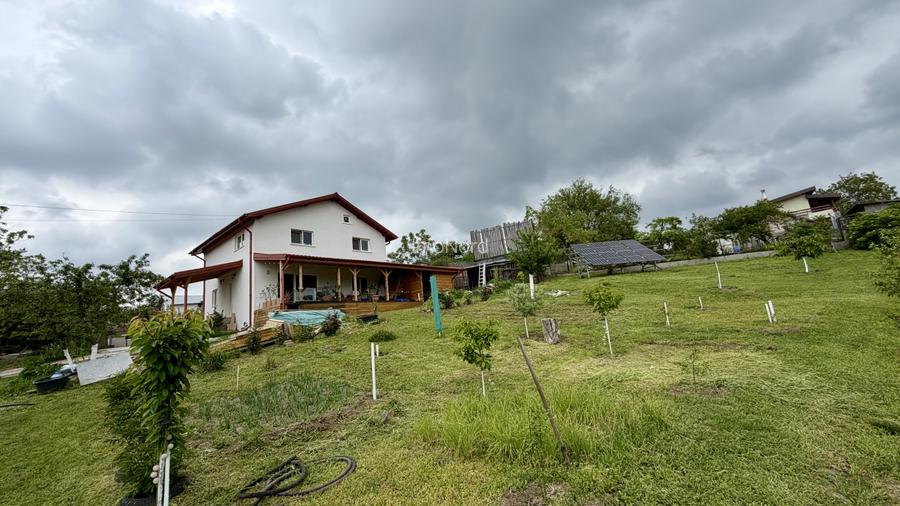 Casă de vânzare în Crevedia Mare – liniște, spațiu și independență energetică - 19