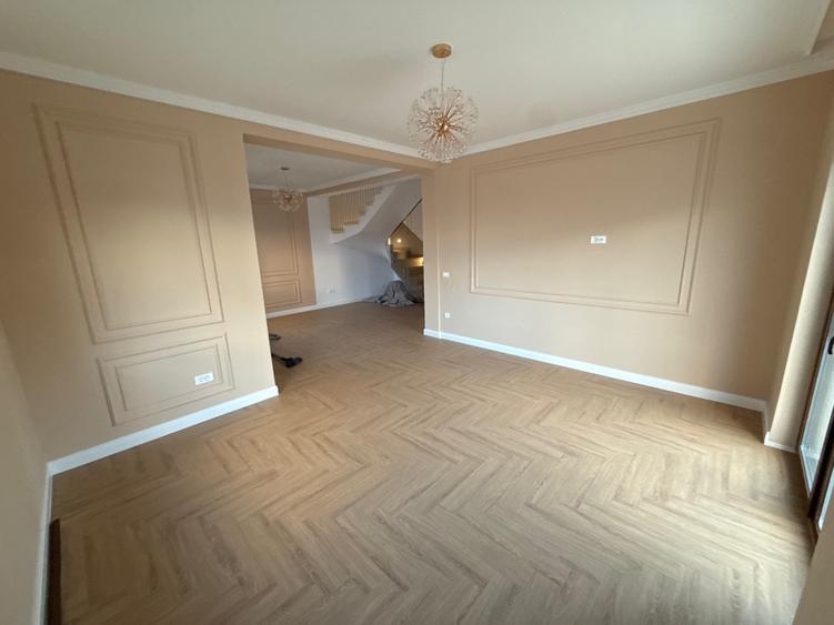 Casa modernă de vânzare /Lux