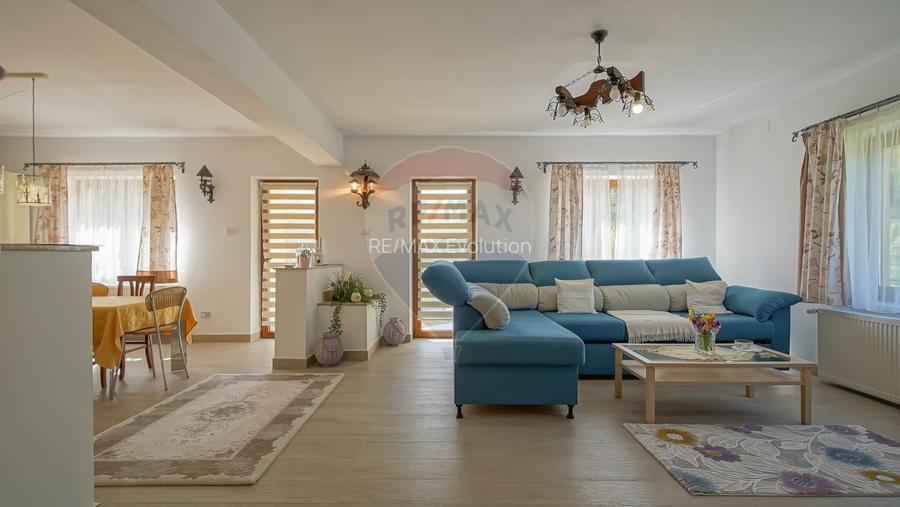 Vilă în zona Glăjărie, 10 camere, Sp + E + M, teren 2789 mp - 14