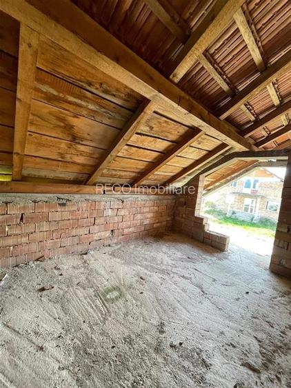 RECO Teren intravilan cu casa in rosu, Zona Vadu Crisului, Bihor - 17