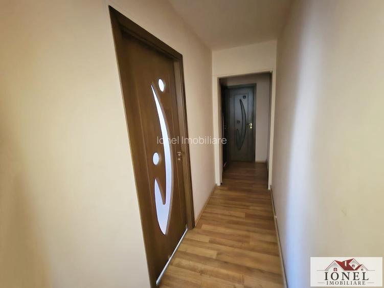 Apartament trei camere de vanzare in Cugir - 6