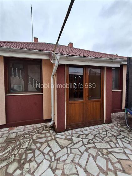 CASA DE VANZARE SATUL CATOLIC CARTIER 6 MARTIE ONESTI - 7