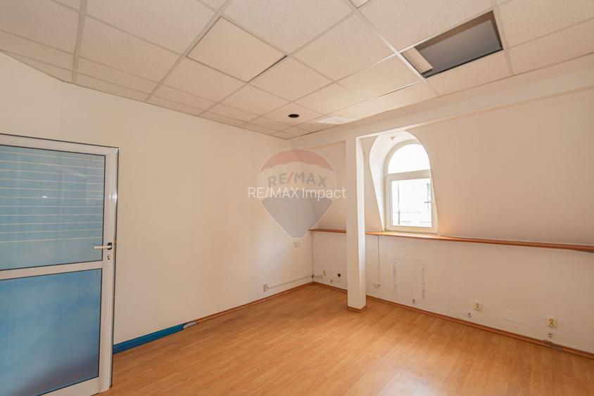 Spațiu comercial de inchiriat, Universitate, 120mp - 18