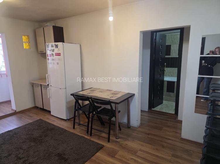 Piata Rahova, chiar pe strada Croitoru Vasile, intersectie Calea Rahova - 12