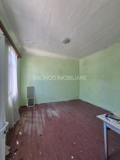 TECHIRGHIOL CENTRAL CASA CARAMIDA TEREN 215 MP. DISTANTA PANA LA  LAC 25O M - 16