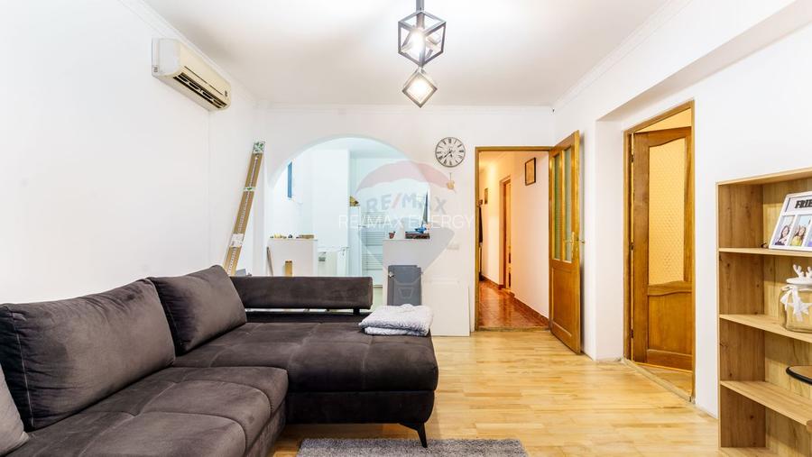Casa individuala cu 3 apartamente, comision 0%, Intre Lacuri - 9