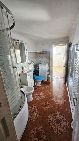 Apartament cu 3 camere de vânzare în zona Central - 11