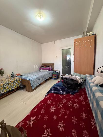 Vanzare Garsoniera, in Galati, Aurel Vlaicu, etaj 2, mobilata - 4