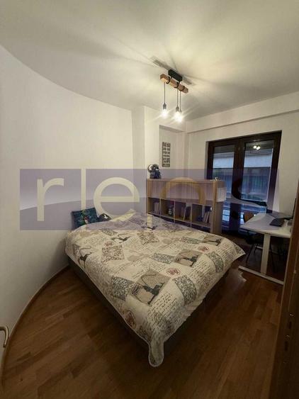 VANZARE -3- CAMERE-CARTIERUL FRANCEZ - HERASTRAU- Loc parcare stație EV - 2