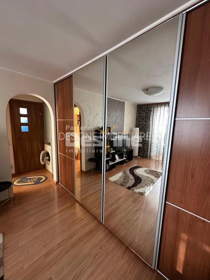 APARTAMENT 2 CAMERE SEMIDECOMANDAT CONFORT 2 - 3
