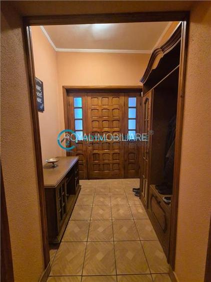 Royal Imobiliare - Vanzare Casa Zona Lupeni - 2