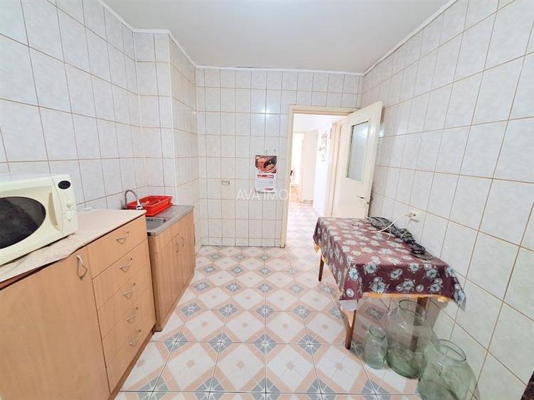 Apartament 3 decomandate, 2 bai, zona Narcisa - 2