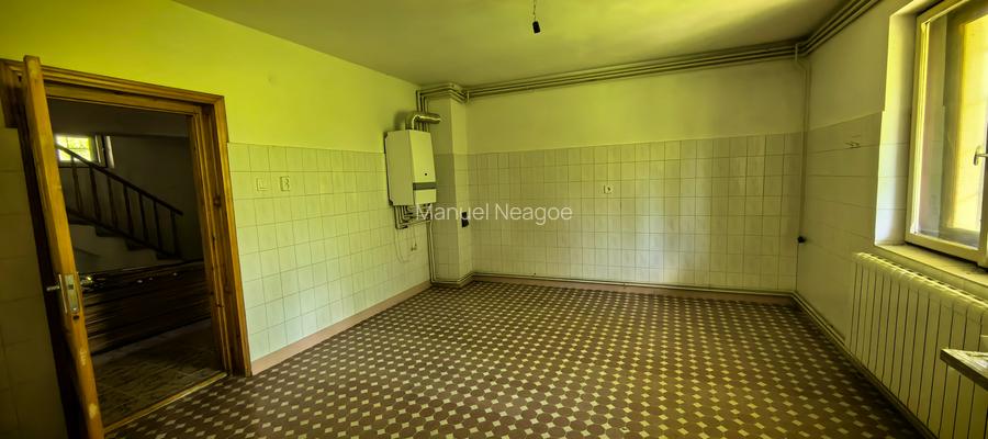 Complex imobiliar format din 2 Vile si un teren generos de 3659Mp - 14