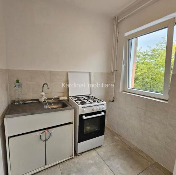 Vanzare garsoniera etajul 2 Bartolomeu - Str. Lanii - 8