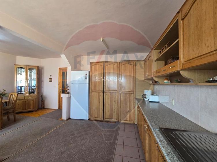 Casă spațioasă 331 mp utili + 5175 mp teren | Piscină interioară - 4