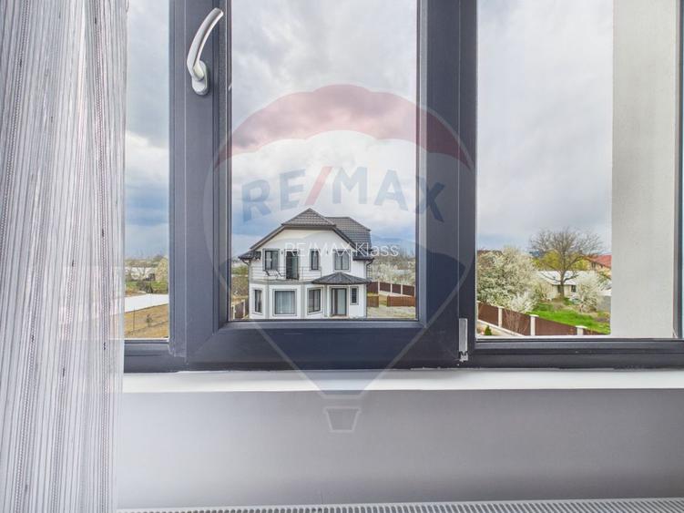 Casă / Vilă cu 5 camere de vânzare - 36