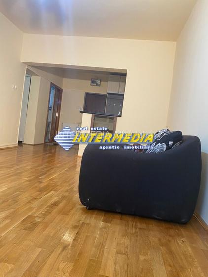 Apartament cu 3 camere Deco Foste proprietati CETATE Piata Finisat Nemobilat - 11