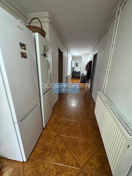 Casă P+M pe strada Tineretului - 7