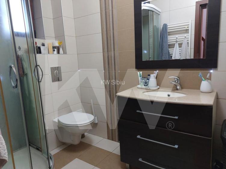 Casa tip duplex de vanzare in Cisnadie 3 dormitoare curte 2 locuri de parcare - 13