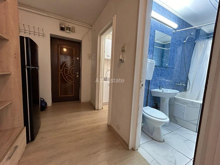 Titan Jean Steriadi 33 Mp Parter Inalt Bloc 1970 Reabilitat 12 Min Metrou - 6