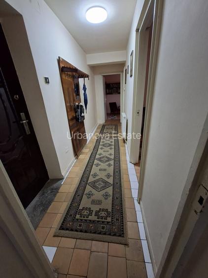 Apartament cu 3 camere de vanzare zona Dambu - 2