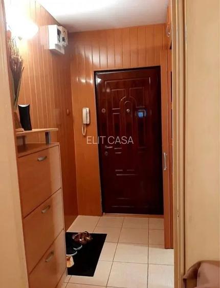Apartament cu 2 camere, etajul 3/4, zona Alexandru Cel Bun - 3