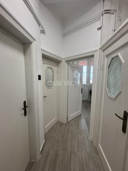 Bijuterie interbelică în centru - 10