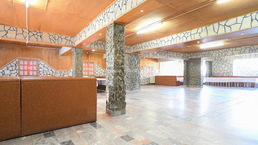 Ovidiu–Centru–Spatiu 565mp util-Teren 411mp pe colt - 10