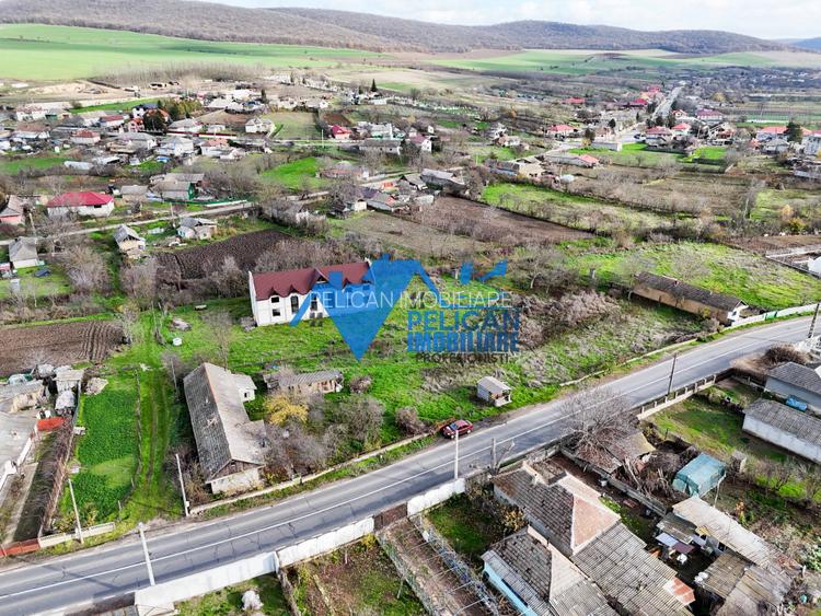 Casa cu teren in CIUCUROVA - 3317MP - la drumul National - 5