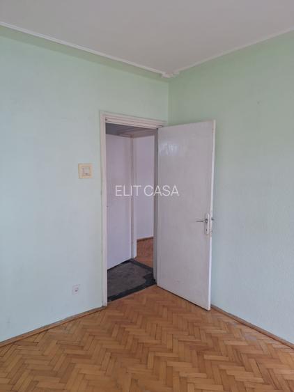 Apartament cu 2 camere, etajul 3/4, zona Tatarasi - 8