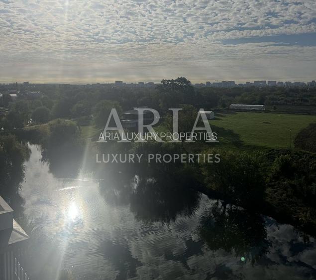 BELAIR LAKE - Penthouse duplex - LAKEFRONT - - 4