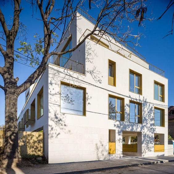 Rafinament, liniște și spațiu exterior privat în centrul Bucureștiului - 3