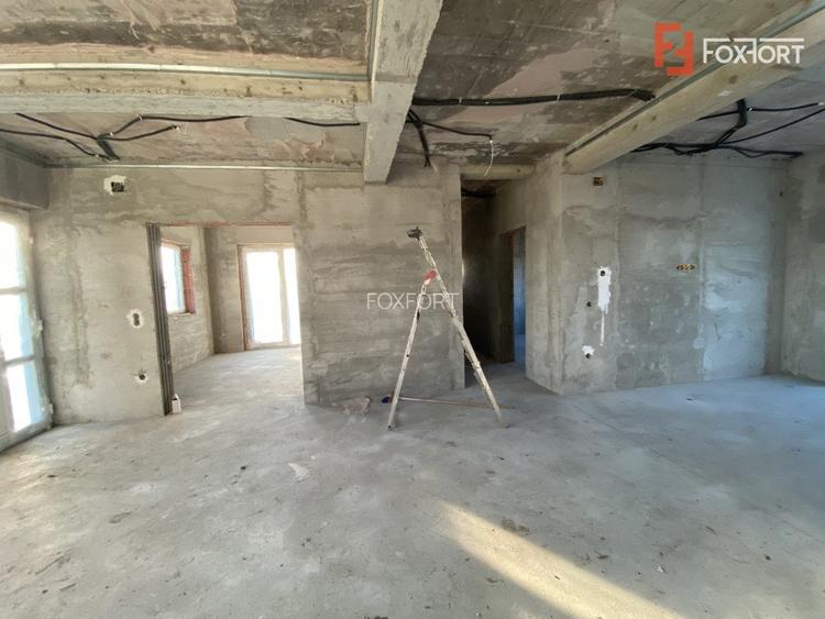 Casa tip triplex cu 2  camere de vanzare in Sanandrei - 4