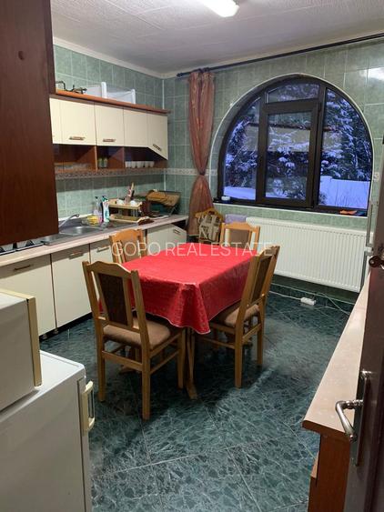 Vila Predeal 500 mp de renovat potential 6 apartamente 3 garaje - 8